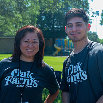 Oakfarms employees posing